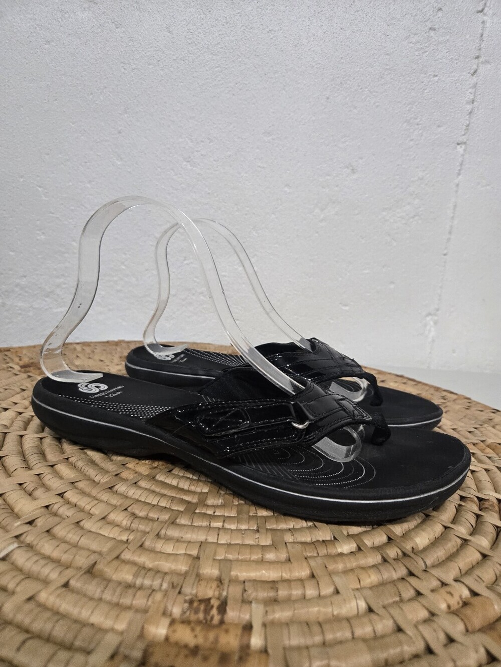 Clarks Breeze Black Thong Flip Flops